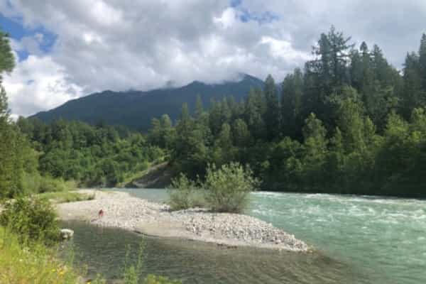 Camping On The Rivers Edge - Photo 2